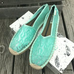 Groove Fiona Mint Colored Lace Espadrilles